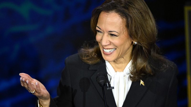 How Kamala Chumped Trump—Body Language By Howard Bloom